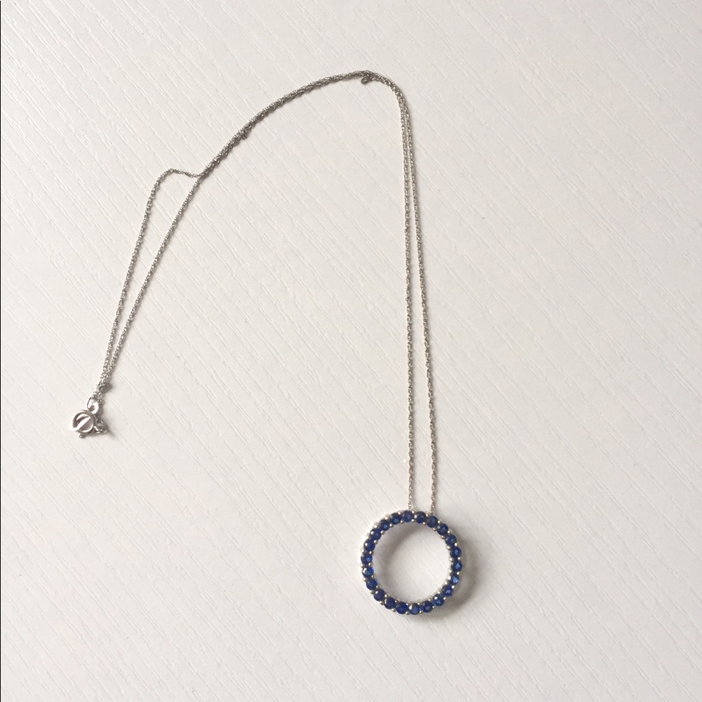 10 carat white gold sapphire pendent